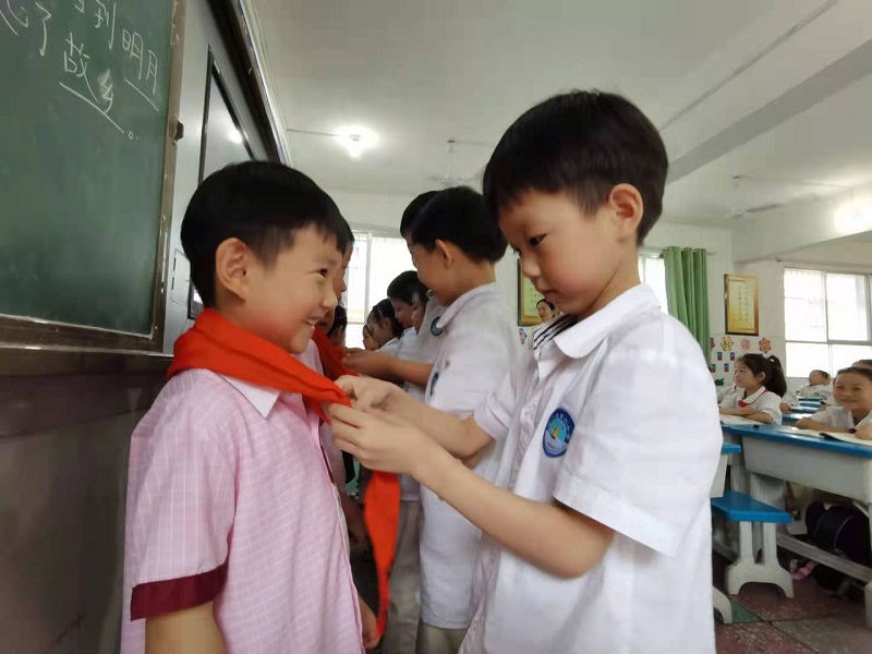 淅川县实验幼儿园：参访小学，快乐衔接