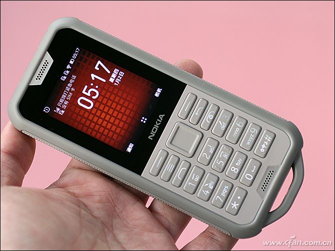 核桃看了很“心颤”Nokia 800三防手机评测图赏