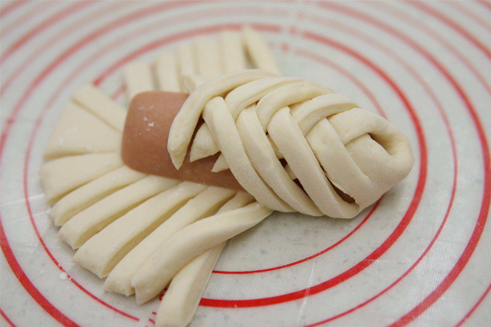 Recently, I have become fascinated by steamed buns like this, just cut a few cuts, it’s softer and more delicious, children love it.