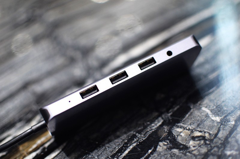 只有一个接口又如何 有了它我的笔记本照样能连接世界