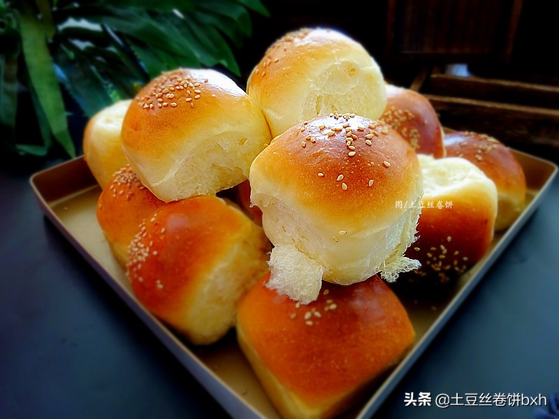 奶味十足的軟麵包，像做饅頭一樣簡單，不需要造型，越吃越愛