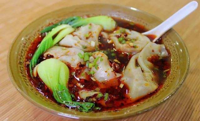 中国美食天堂：重庆篇，重庆十大不得不吃美食盘点
