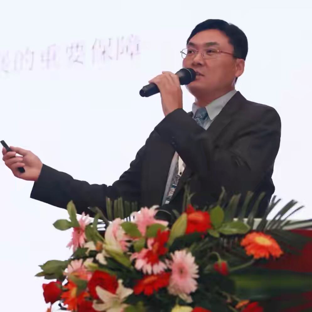 鲍毓明最新发声“十问”养女：网友只一问，让