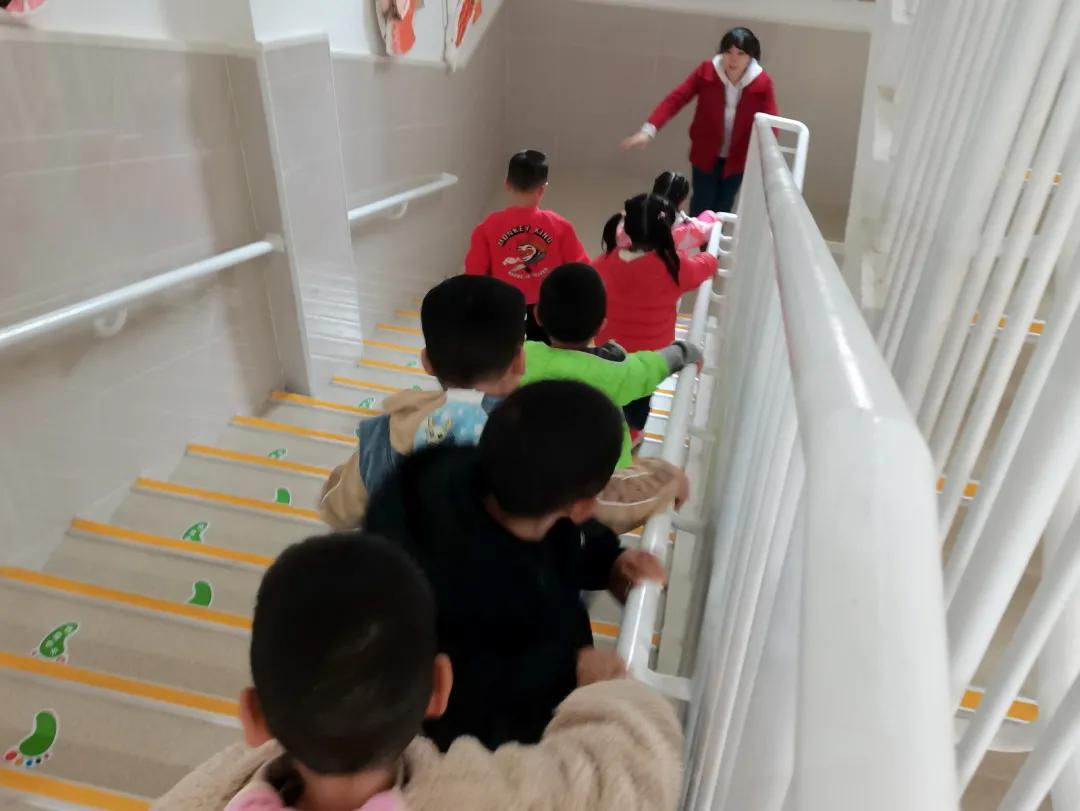 防祸于未萌，图患于将来丨天府新区元音幼儿园防踩踏安全演练活动