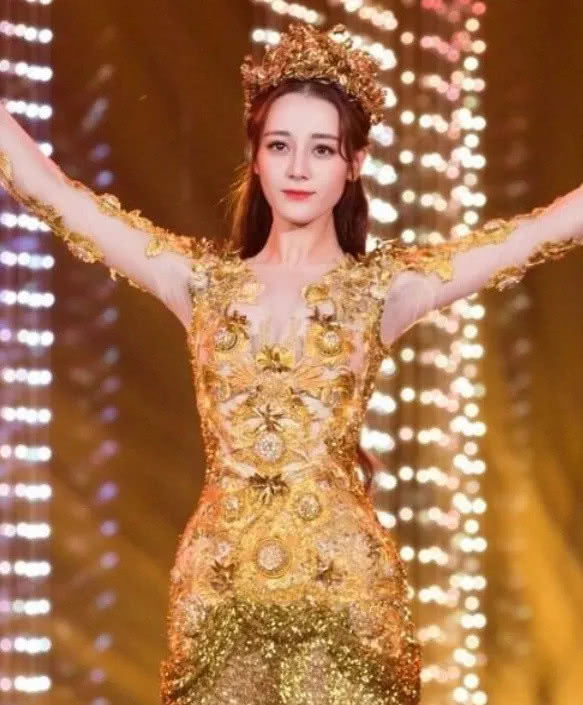 夺“金鹰女神”需要多久？唐嫣32岁，赵丽颖26岁