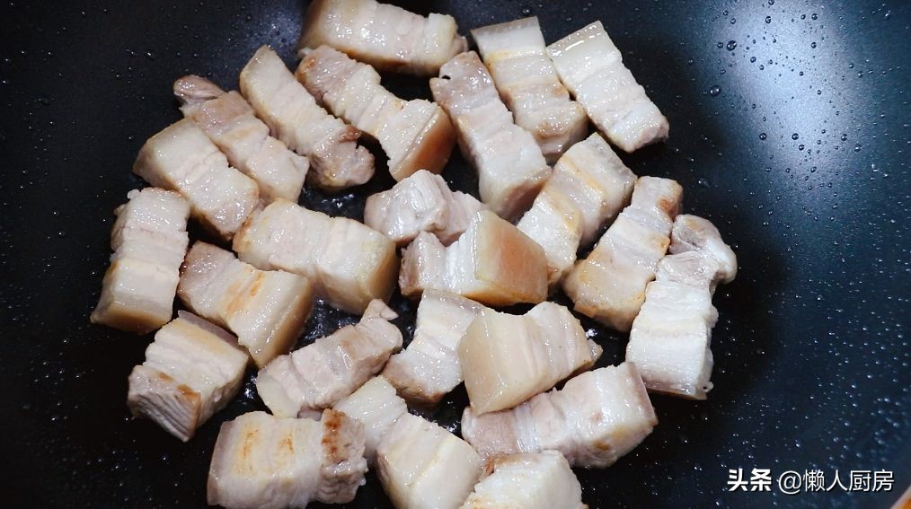 五花肉還能這樣做紅燒肉，螃蟹與五花肉完美結合，讓人食指大動