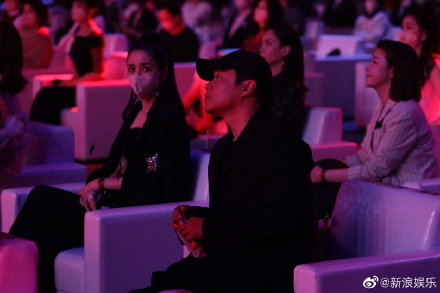 微博之夜排位，揭开了娱乐圈的丛林法则，撕开了明星夫妻的遮羞布