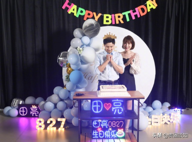 田亮晒照庆生表白叶一茜，一家四口比心合影超温馨，森碟颜值出众