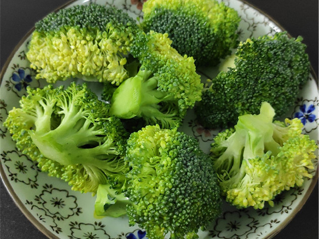 图片[5]-这个季节极好的一道菜 西蓝花炒木耳 清肺润燥 不要错过-起舞食谱网