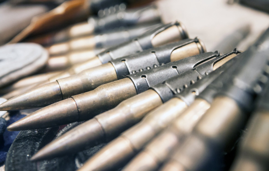 解放军标准配置一人150发子弹，够用吗？新兵才