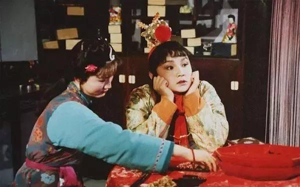 那个毫不起眼的丫头，才是红楼梦中陪伴宝玉到最后的姨娘