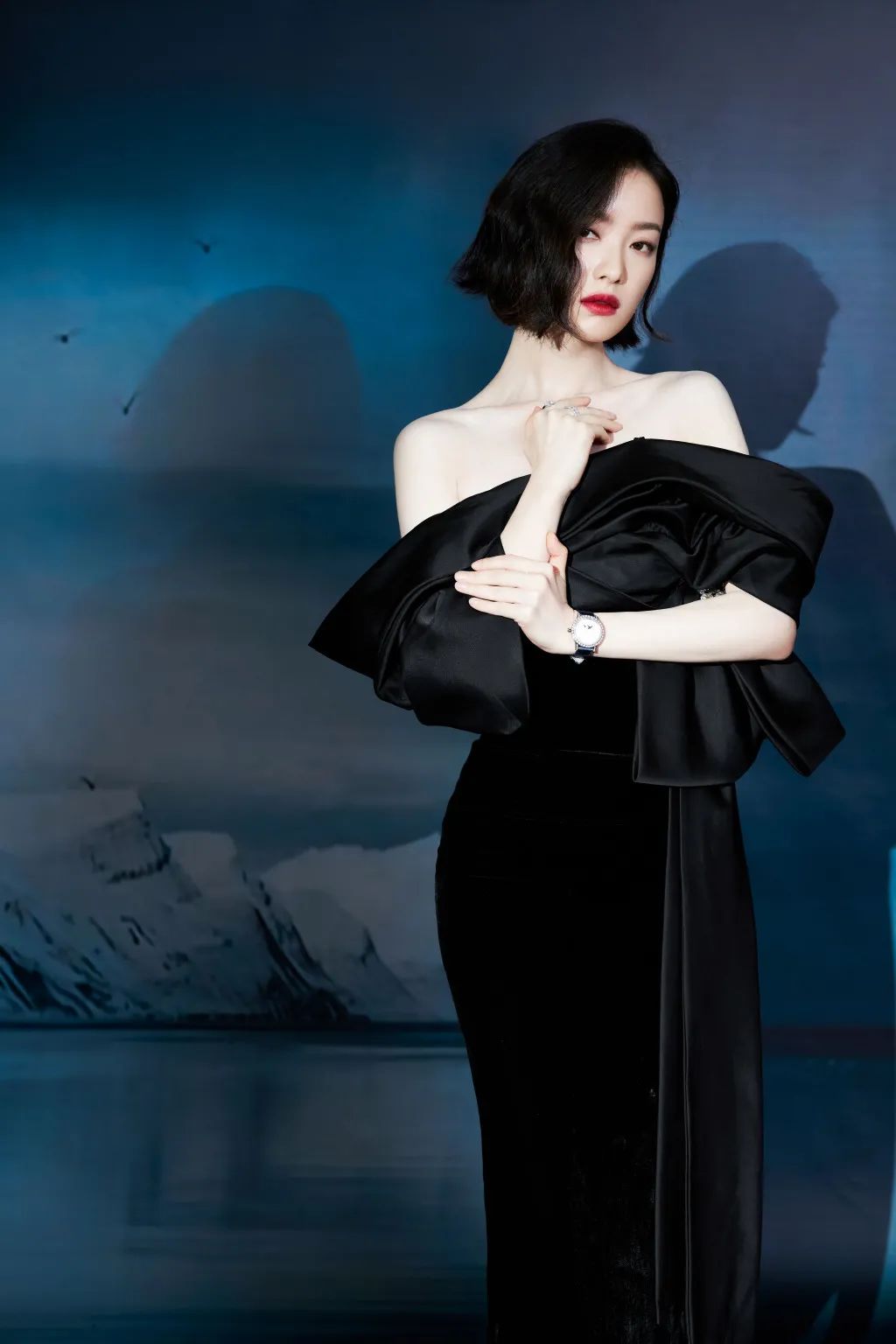 星光大赏杨紫穿得像老艺术家，这锅不应该只让造型团队背