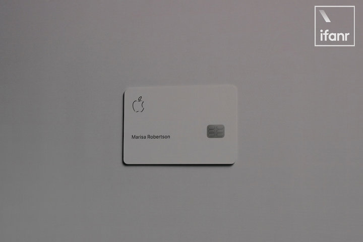 苹果新品发布会汇总：明星阵容史上最强，高颜值钛合金信用卡亮相