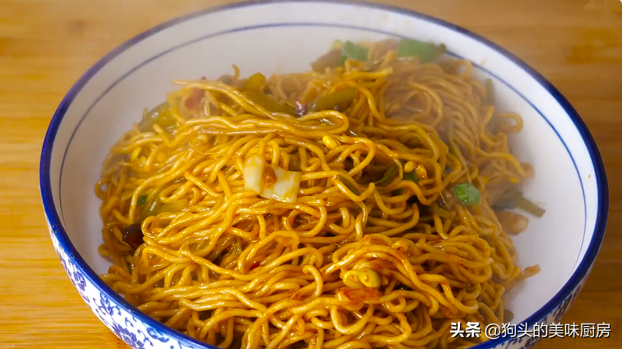 麵條別煮著吃了，教你一個做法，我家一周能吃上6回，比肉還香