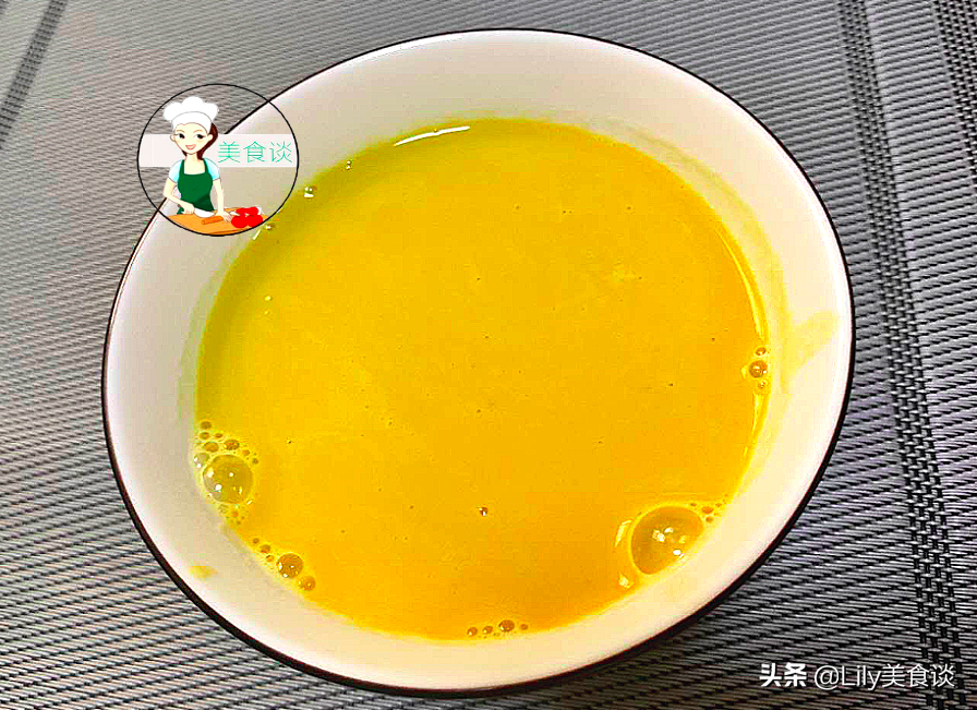 南瓜这个做法，大人小孩都爱吃，绵滑香甜，对肠胃好，营养又简单
