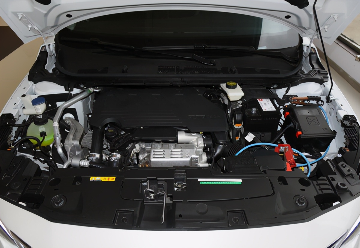 东风标致408，1.2T三缸136马力，能满足普通家用么