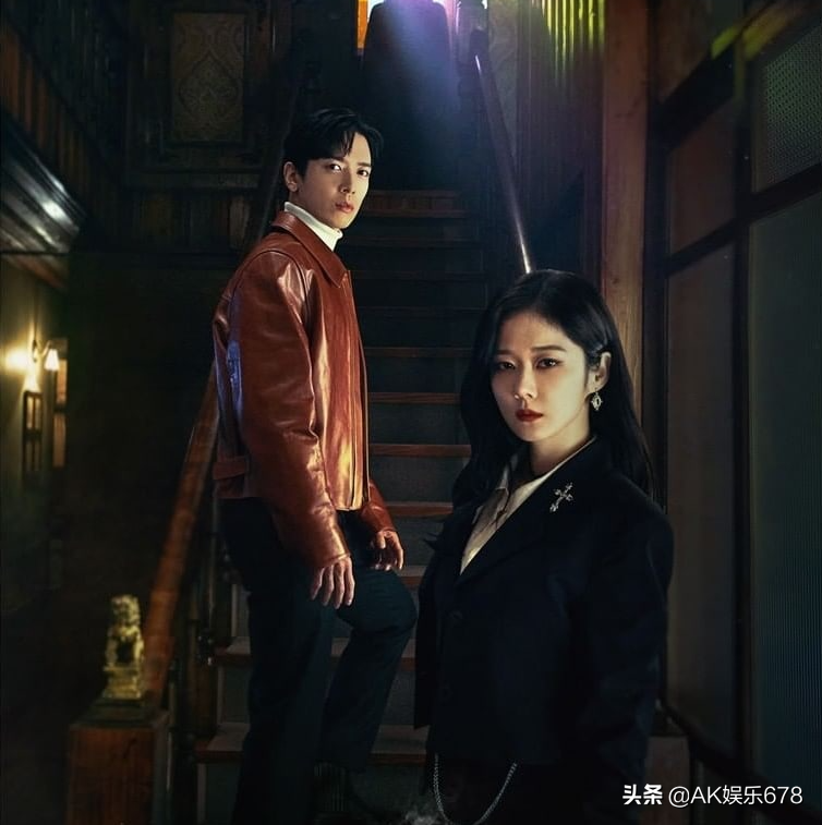 张娜拉和郑容和合作的新剧《大发不动产》的海报阴森至极