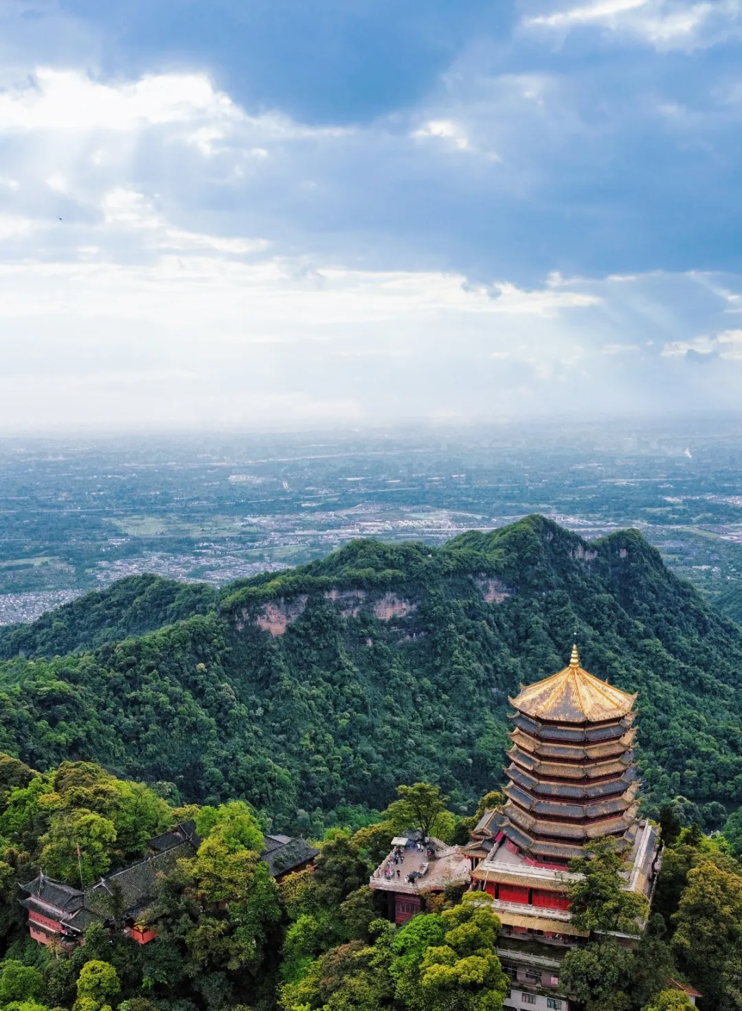 高空俯瞰青城山—都江堰，是一種什麼體驗？