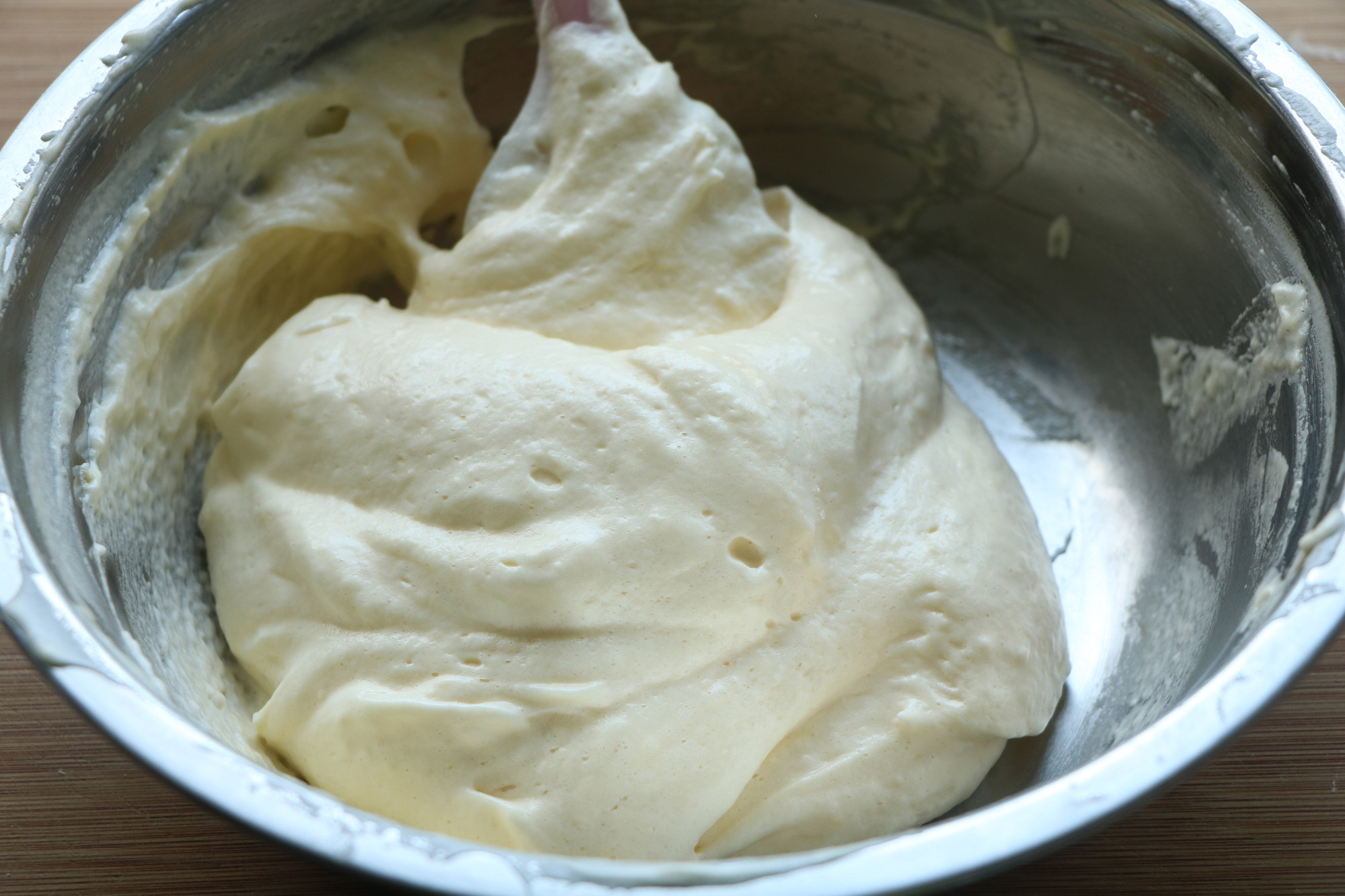 面粉和鸡蛋试试这样做，无油少糖，既当零食又当早餐，做法超简单