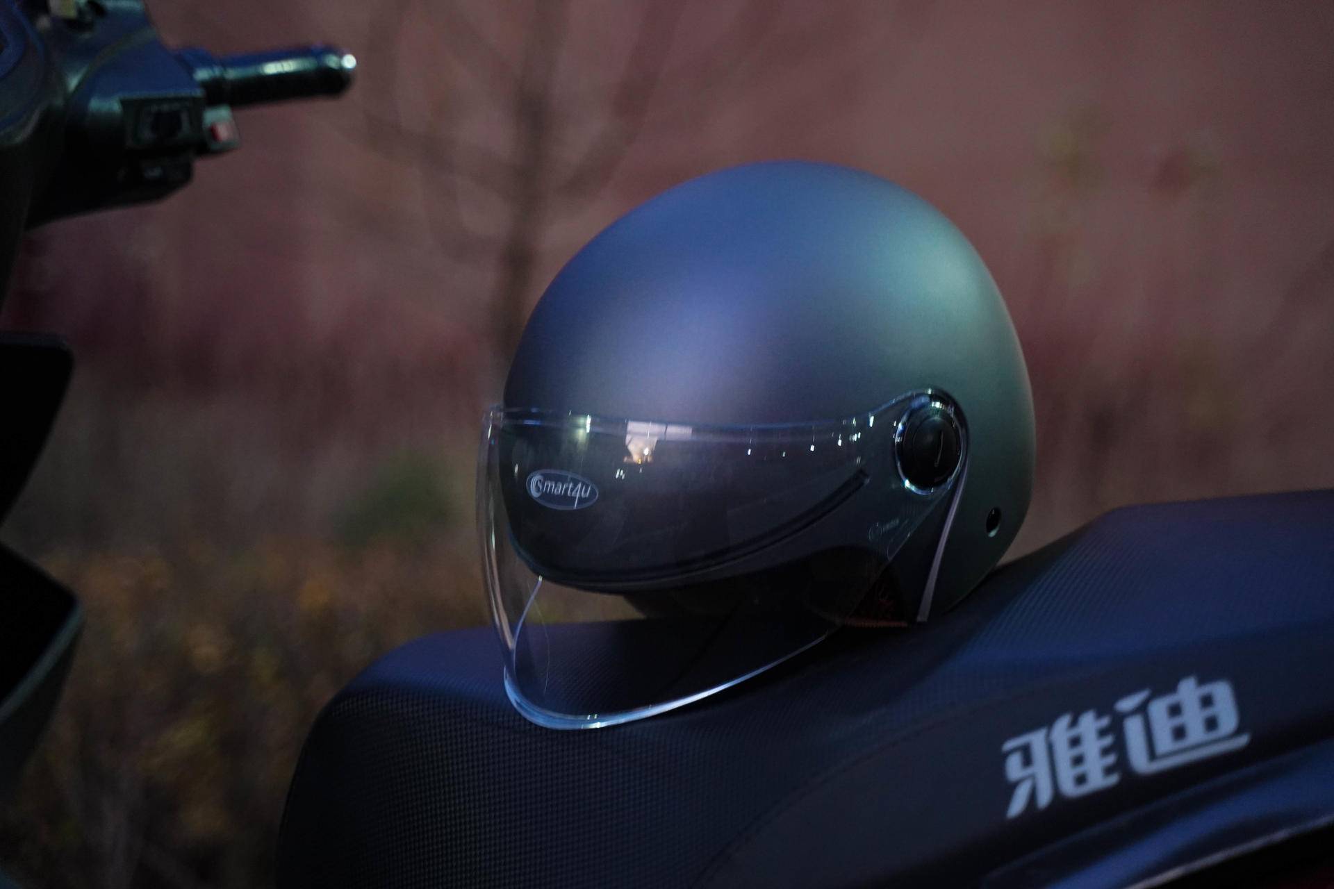 遵章守法，安全保护还好看，体验Smart4u复古头盔