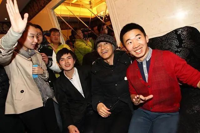 从数学只考9分，到一年录108档节目的红人，杨迪