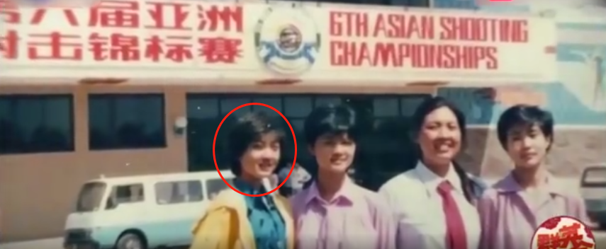 24岁嫁豪门，10年丁克，“双料冠军”牛莉：为何是人生赢家？