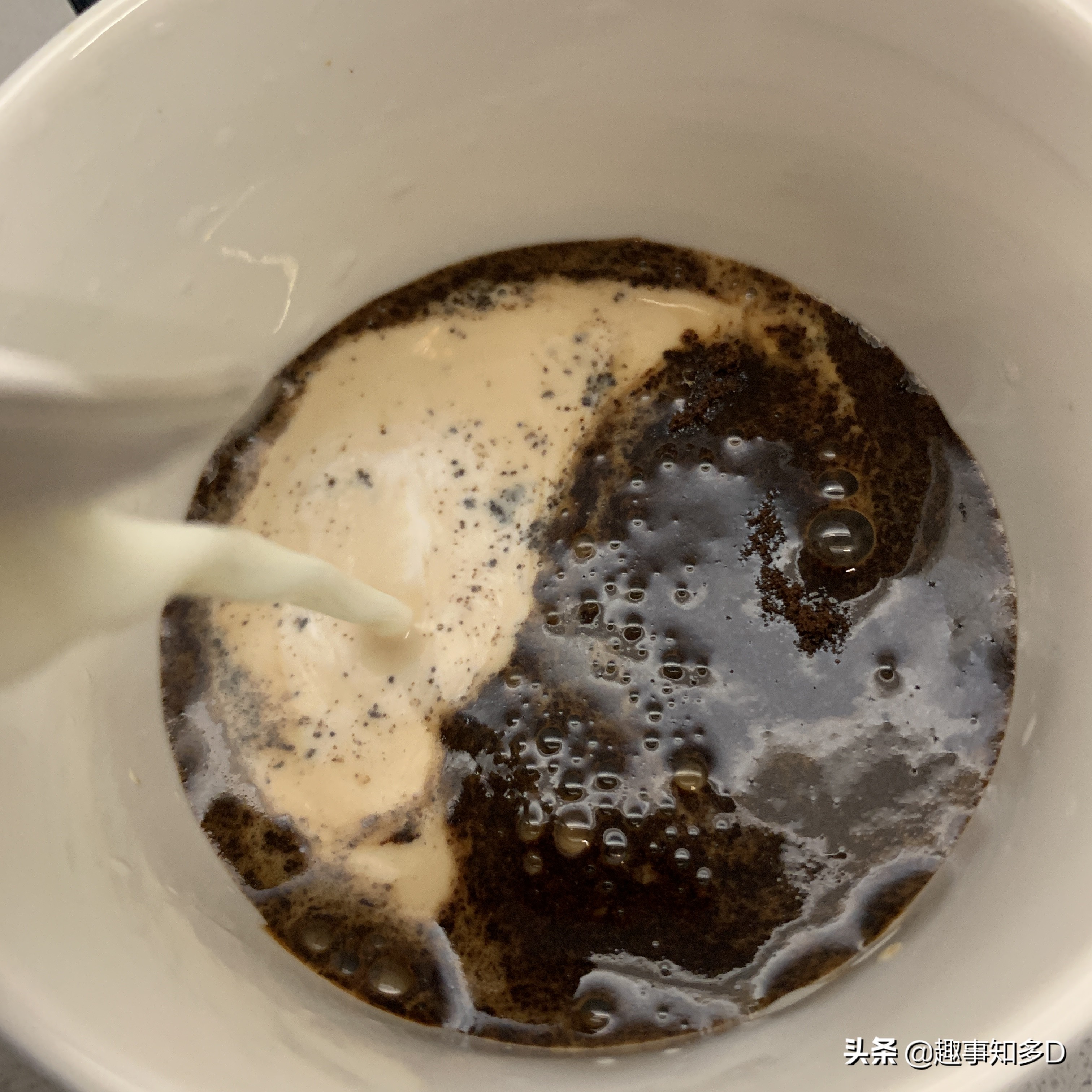 美食测评来了！熬夜后的周末，打工仔实测黑鹿咖啡的风味如何？
