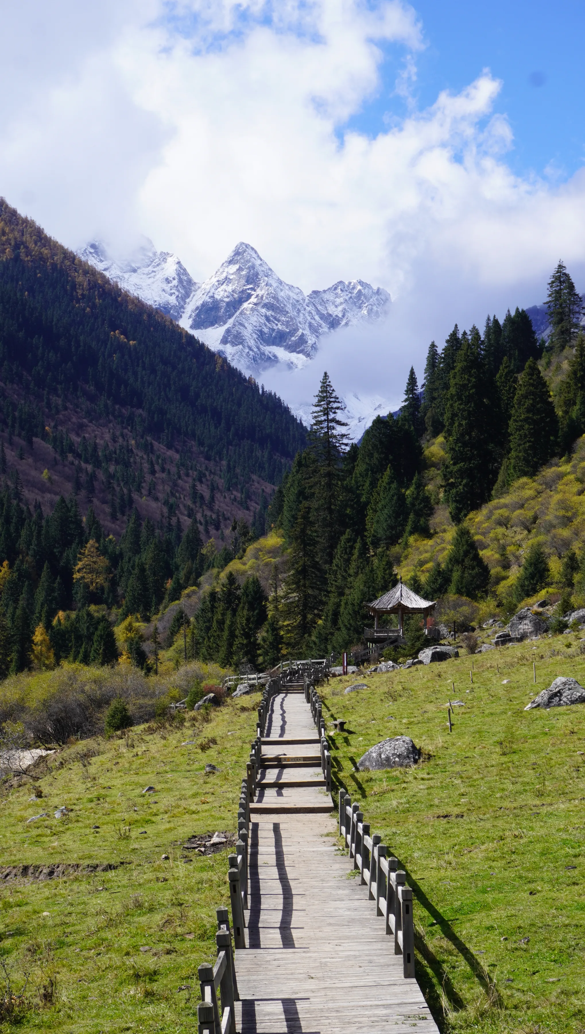 Sichuan Aba·Western Sichuan Little Switzerland·Dagu Glacier Sanao Snow Mountain