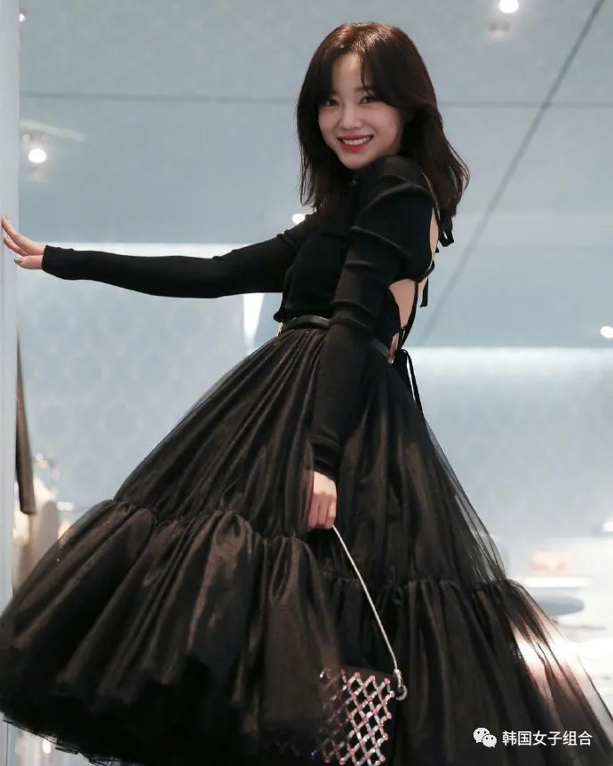 上传过miumiu赞助产品的女爱豆们,每一位都是仙女呀