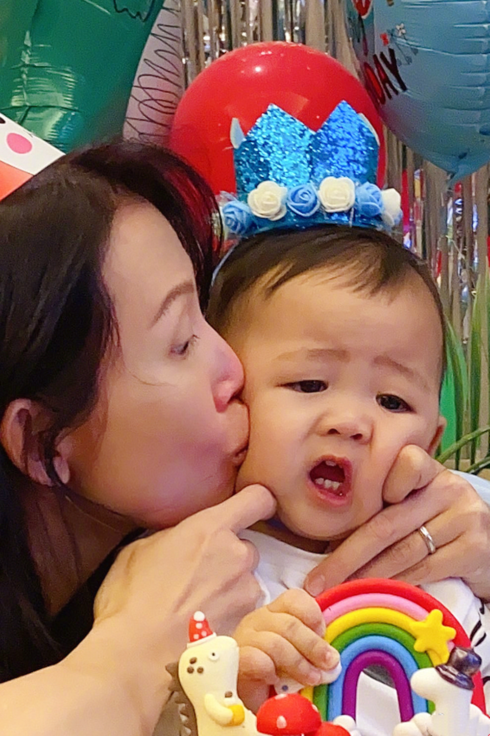 蔡少芬曬兒子首個生日照，鼻子和媽媽如出一轍，孩子小名是亮點