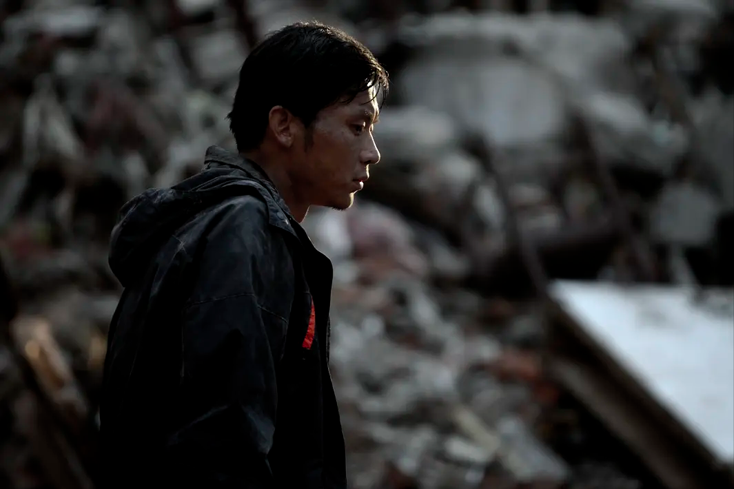 11年后再看《唐山大地震》，我終于明白了徐帆為什么要救兒子