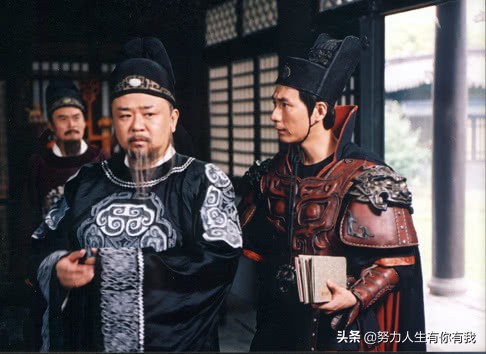 “元芳，你怎么看？大人，此事必有蹊跷！”一