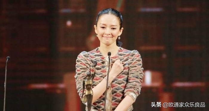 周冬雨发4条评论，挤不过千玺粉丝！这一切都与章子怡曝光有关？