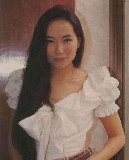 58岁“许官人”叶童，和富豪结婚33年，遭背叛4次选择终身不生