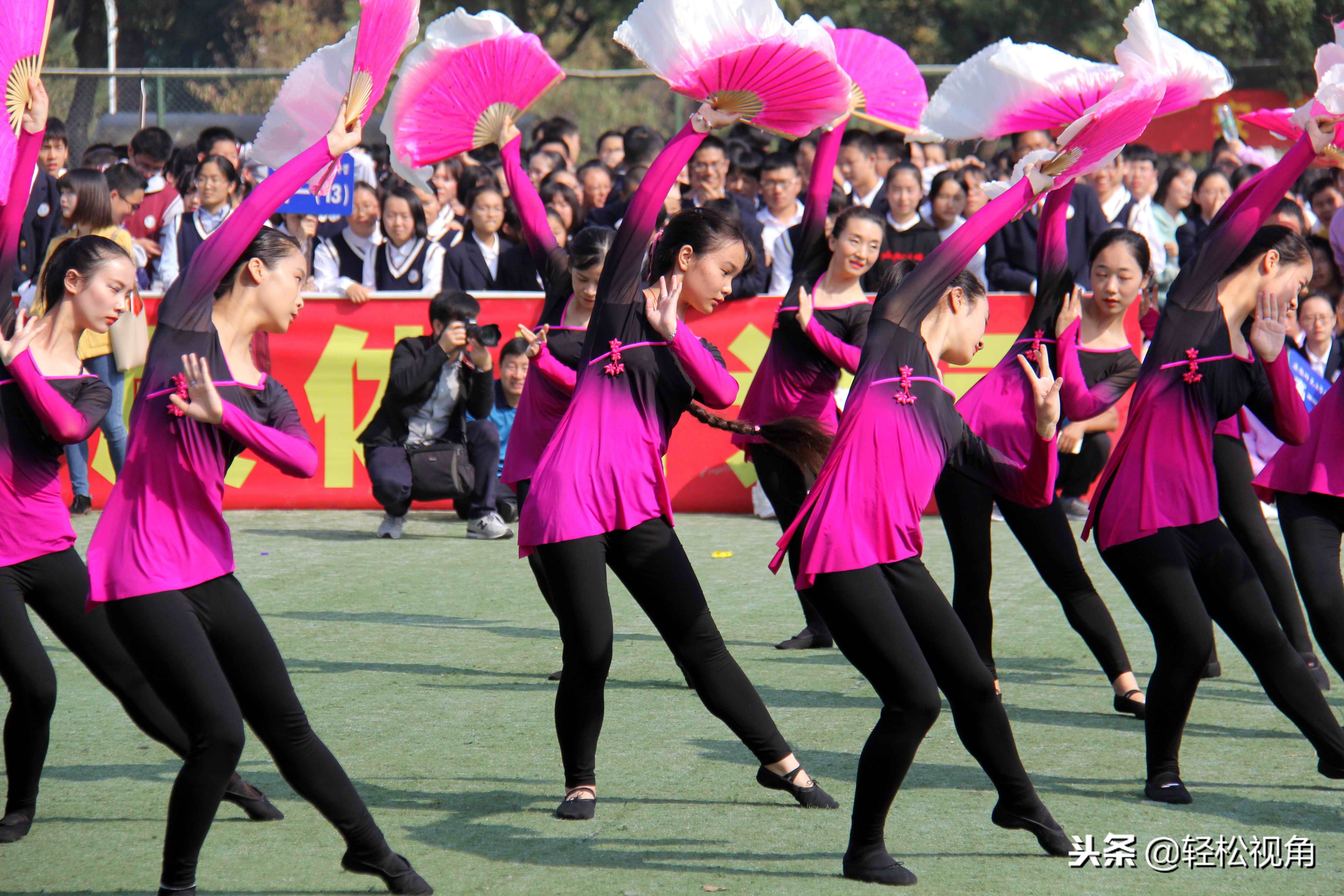 安徽芜湖：学霸高中的老师能文能舞，有位美女的辫子有1米多长！