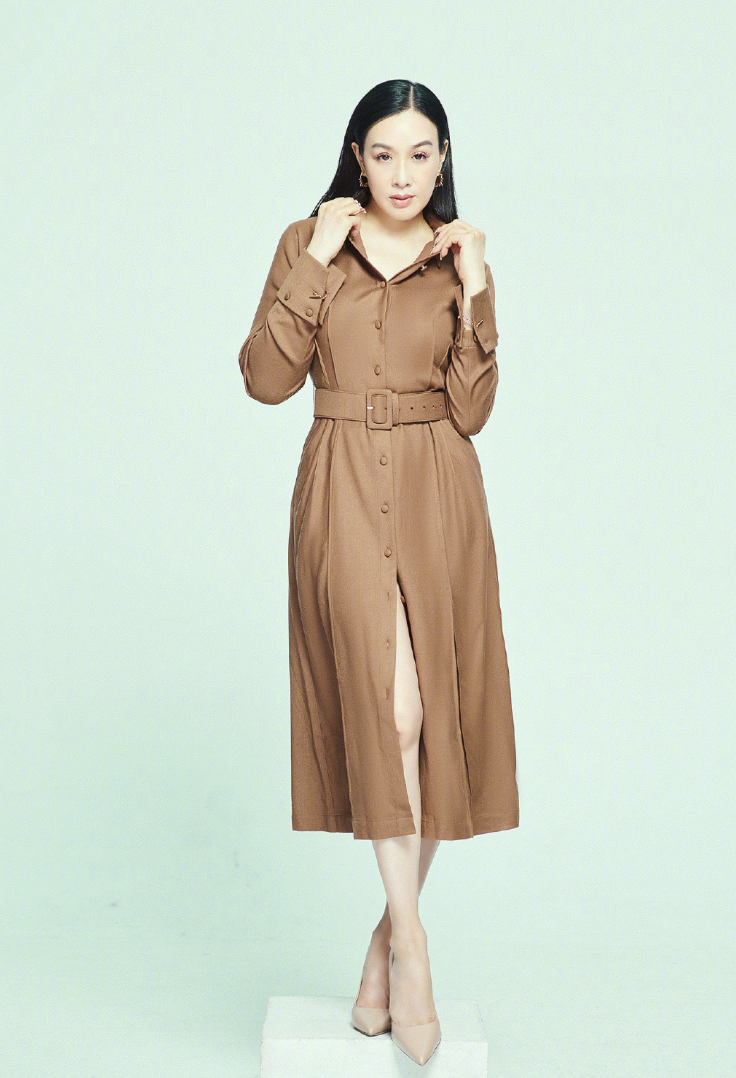 钟丽缇晒母女写真，俩女儿颜值高气场足，妈妈小腹平平仍未能怀孕