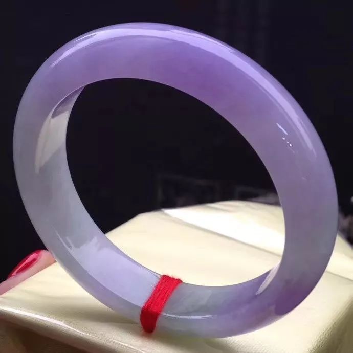 如何辨别紫罗兰翡翠手镯的真假