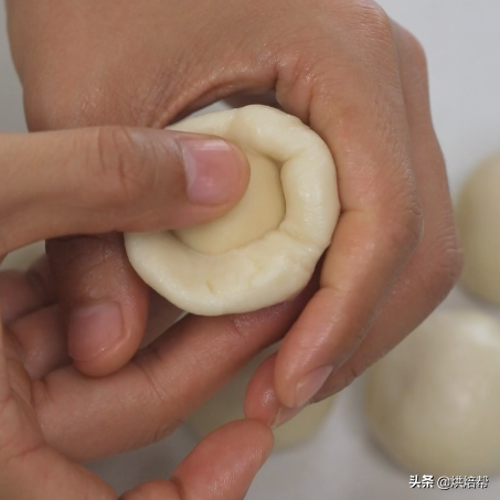 3两面粉做了9个老婆饼，正宗配方做法不难，皮脆馅香全家都爱