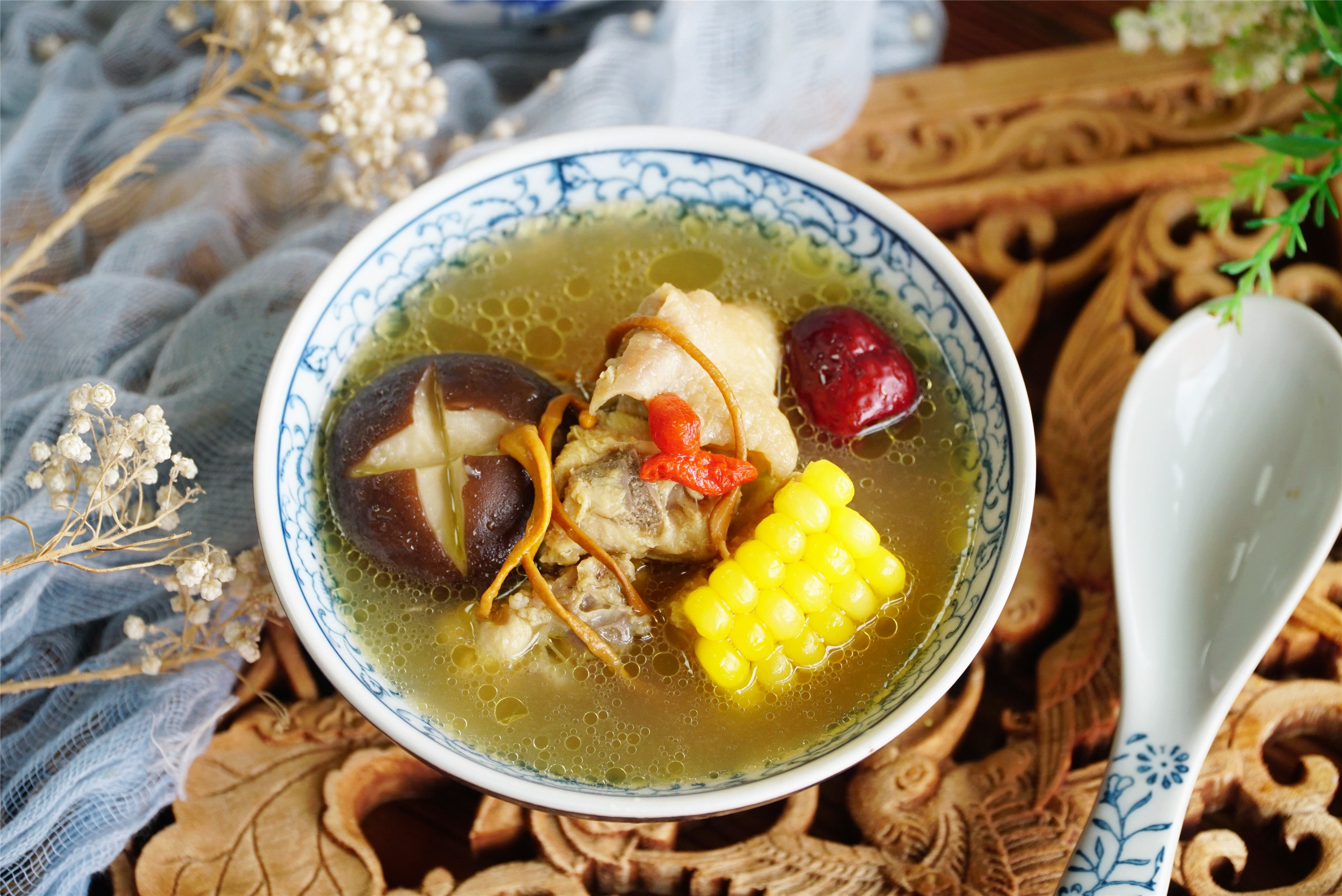 推荐8道适合秋天的汤，有荤有素，合理“贴秋膘”，安稳舒坦入秋