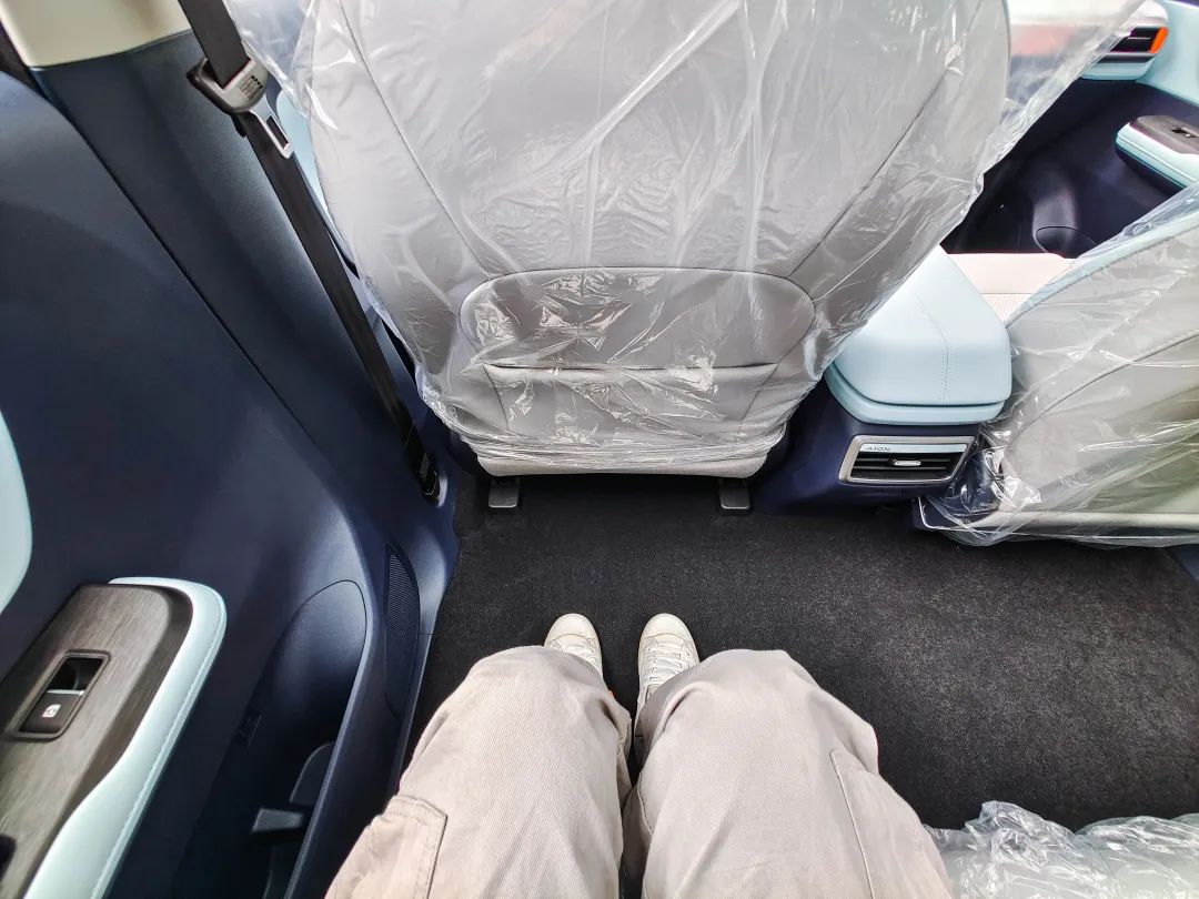 安全+智能+大空间，这台10万出头的电动车城市代步完美