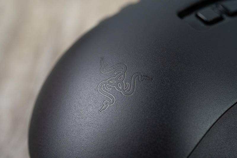 性能强劲，游戏类型通吃的雷蛇那伽梵蛇专业版鼠标体验