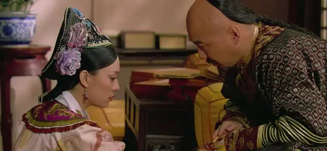 甄嬛与果郡王在桐花台诀别时，皇帝为何没派人