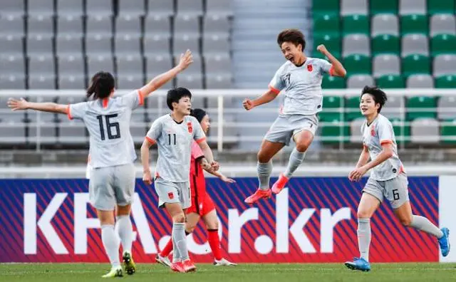 武汉伢王霜点球!中国女足2比1韩国女足,下一回合转战苏州……