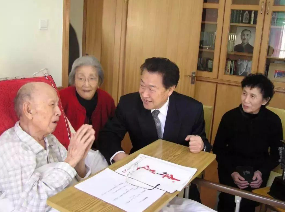 ��ξԽ����Ǯѧɭ����������������⣬������˺�����ʦ