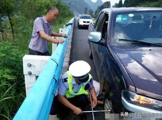 高速應急車道換輪胎被扣分，這讓車主非常納悶：為什么要扣我分？