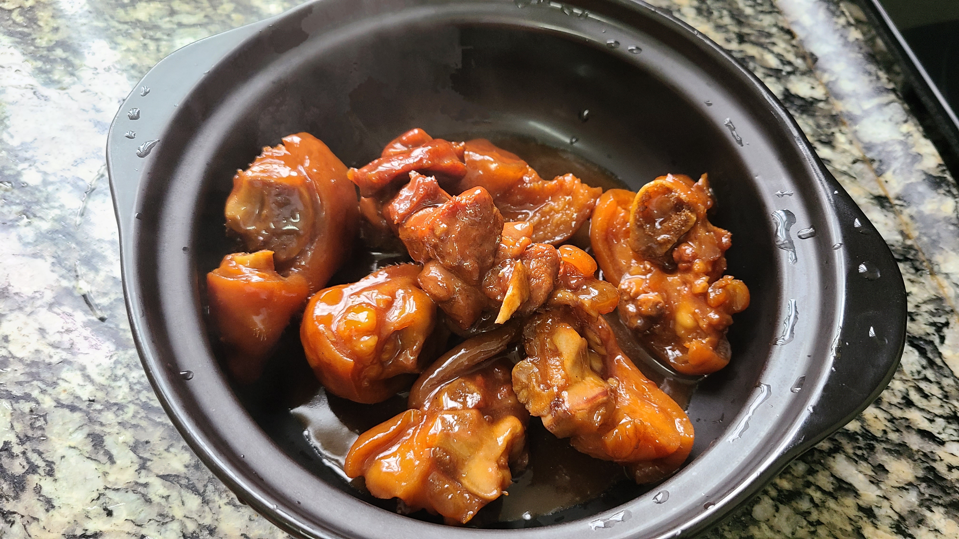 酱焖猪脚，教你这个广东做法，好吃美味，每次做都很下饭