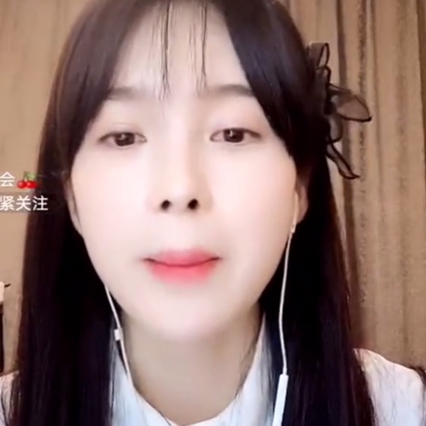 日入几十万，30岁女星赵樱子转型当网红，直播到