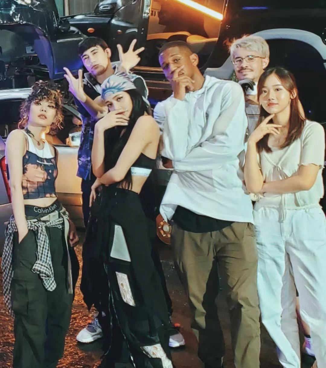 LISA生日被惡意中傷，看完為Jennie祝福：大哥不說二哥