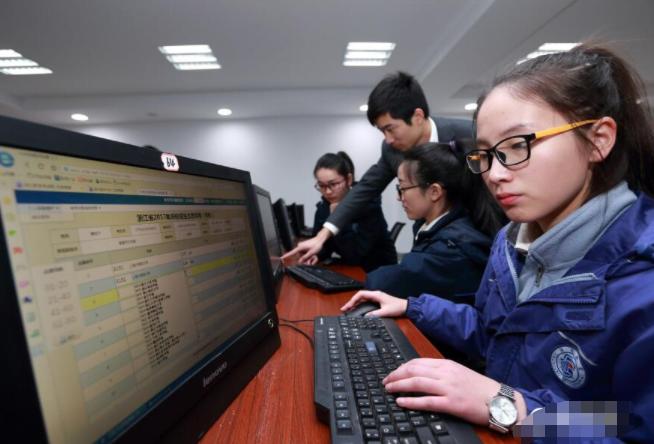 近幾年高考熱門(mén)專(zhuān)業(yè),現(xiàn)在十大熱門(mén)專(zhuān)業(yè)(圖8) 近幾年高考熱門(mén)專(zhuān)業(yè),現(xiàn)在十大熱門(mén)專(zhuān)業(yè)(圖8)