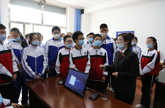 青少年走进蛟河法院，零距离感受法治文化